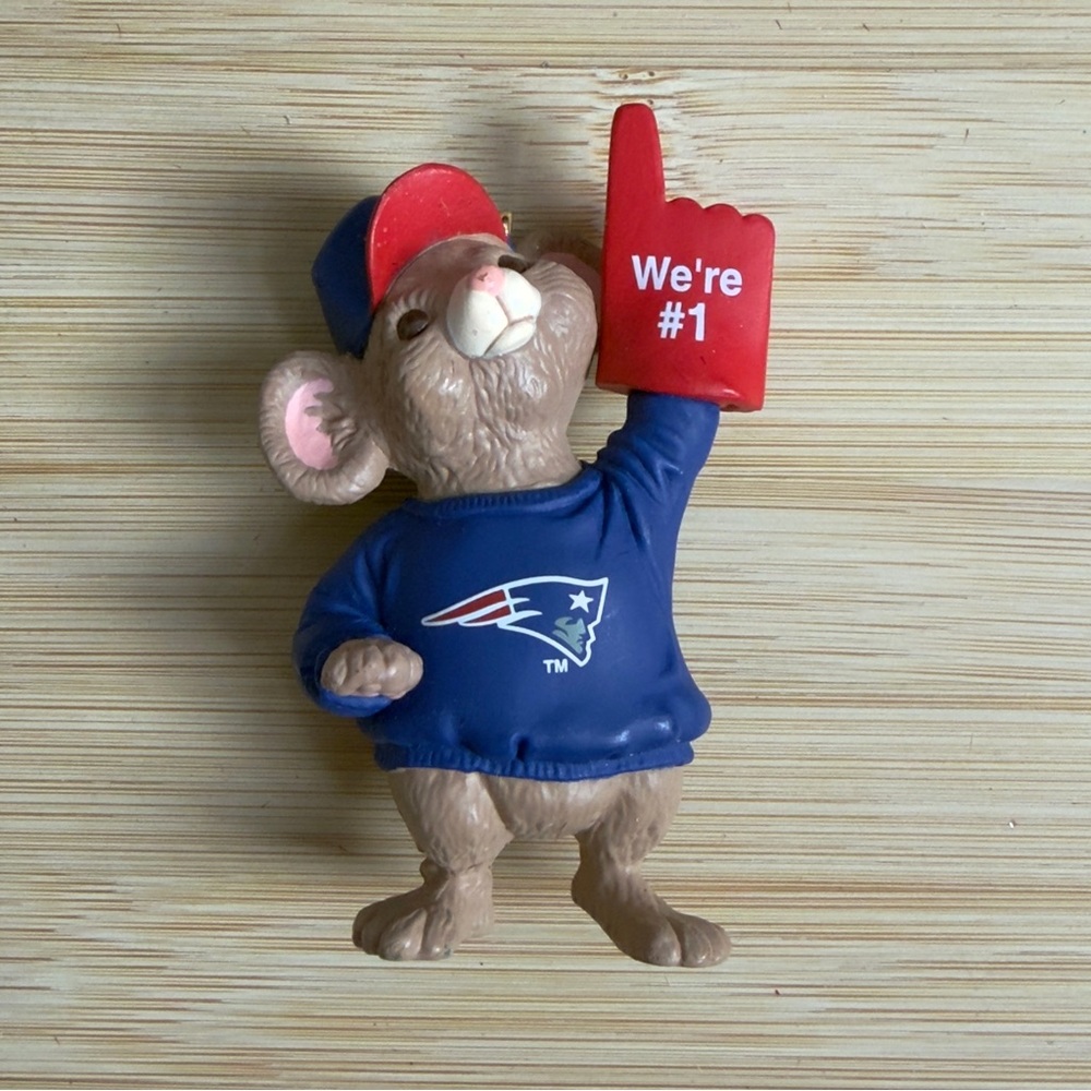 Vintage 1996 Hallmark NFL Collection Duane Unruh New England Patriots ornament